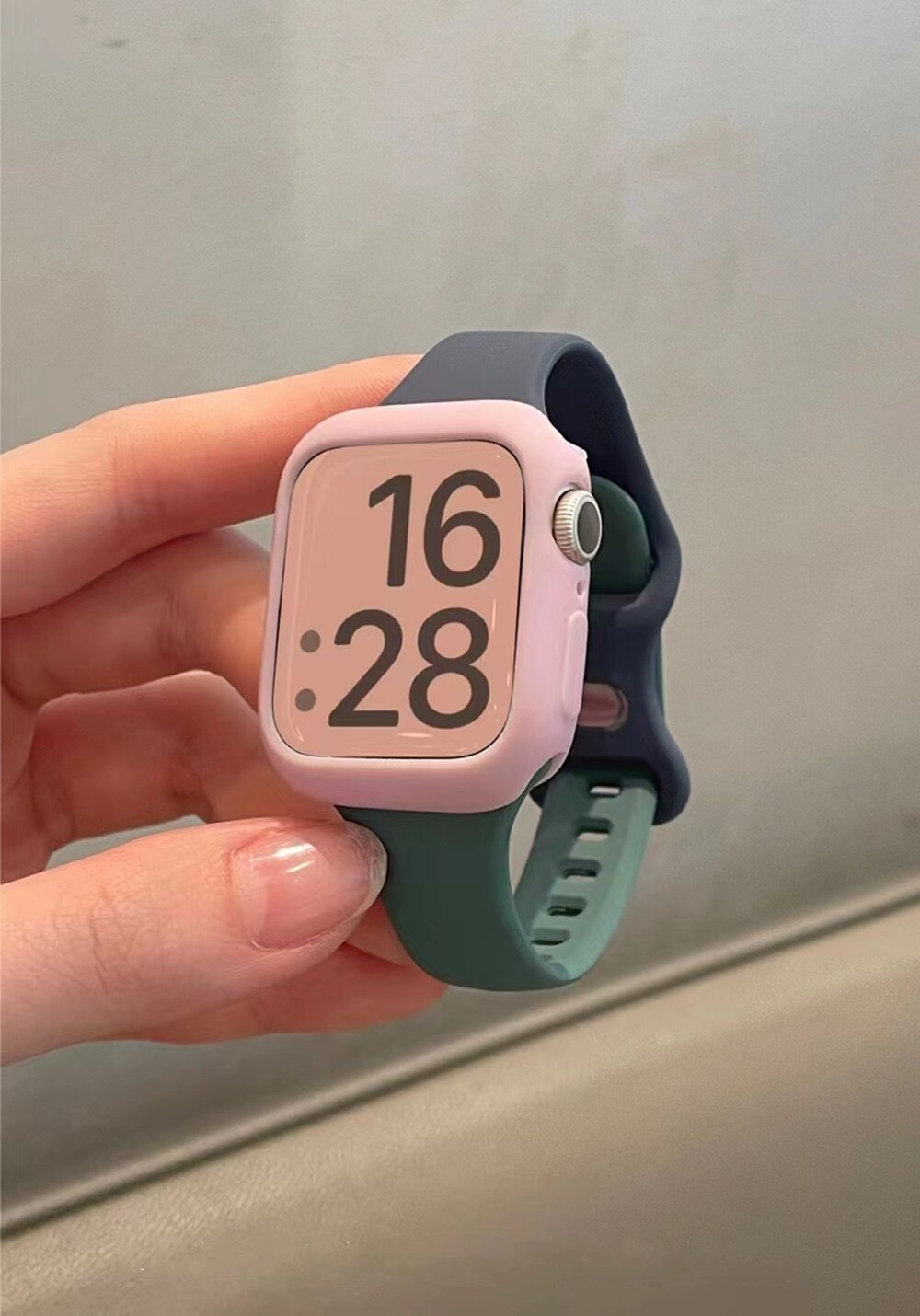 Strap for Apple Watch Band 49Ultra 8SE 41/45mm Rubber Loop for Iwatch 38/42 40/44mm Popular Slim Silicone