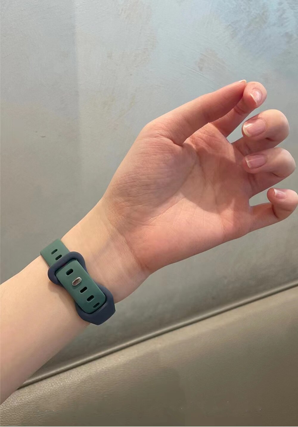 Strap for Apple Watch Band 49Ultra 8SE 41/45mm Rubber Loop for Iwatch 38/42 40/44mm Popular Slim Silicone